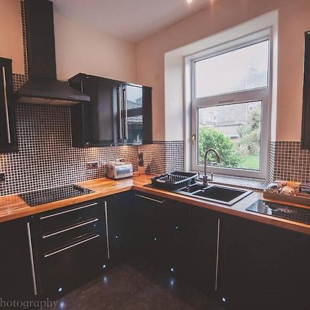 Stylish And Spacious Two Bed In Aberdeen'S West End Екстериор снимка