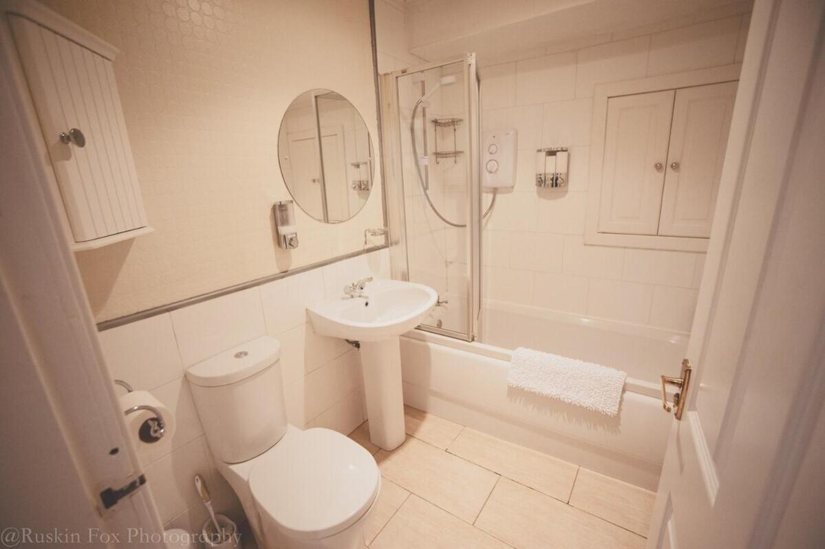 Stylish And Spacious Two Bed In Aberdeen'S West End Екстериор снимка