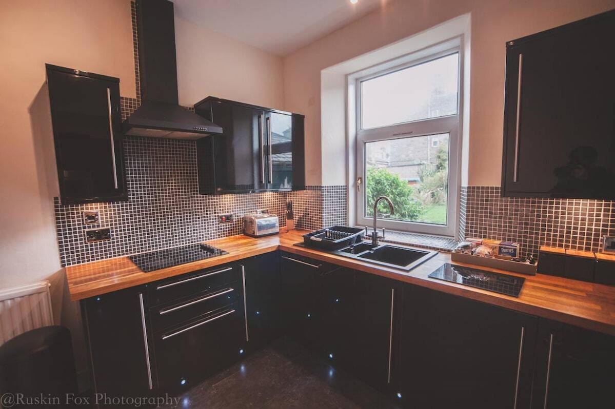Stylish And Spacious Two Bed In Aberdeen'S West End Екстериор снимка